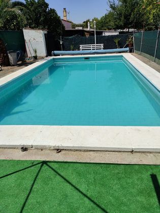 Foto 2 de Chalet en venta en Malpartida de Cáceres de 4 habitaciones con terraza y piscina