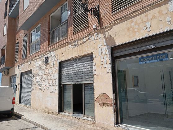 Foto 2 de Local en venda a calle Ramón Muntaner de 131 m²