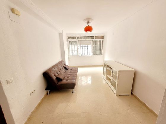 Foto 2 de Venta de piso en Poligono Norte - Villegas - La Fontanilla de 2 habitaciones con calefacción