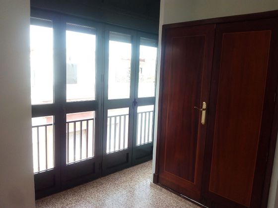 Foto 2 de Alquiler de piso en calle Jauregui de 1 habitación con balcón y aire acondicionado