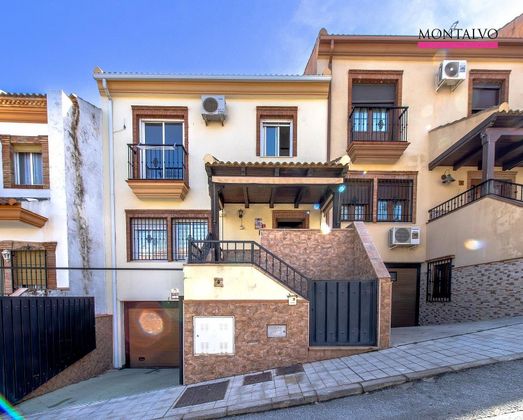 Foto 1 de Casa en venda a calle Los Pinos de 3 habitacions amb terrassa i calefacció