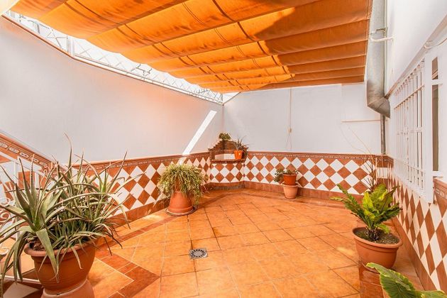 Foto 1 de Casa en venda a calle Carlos Cano de 3 habitacions amb balcó i aire acondicionat