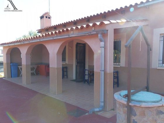 Foto 1 de Chalet en venta en Pueblo Español-Coveta Fumá de 3 habitaciones con terraza y jardín
