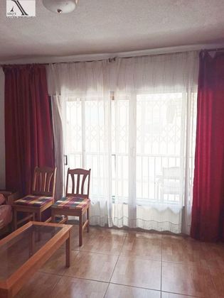 Foto 2 de Pis en venda a Colonia Requena de 3 habitacions amb terrassa
