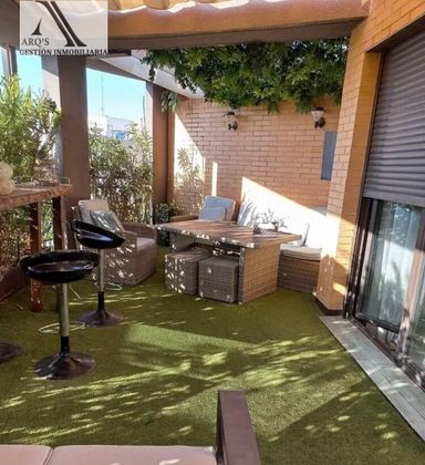 Foto 2 de Àtic en venda a Florida Baja de 2 habitacions amb terrassa i jardí