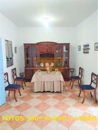 Foto 1 de Venta de casa en Torreblanca de 4 habitaciones con balcón y aire acondicionado