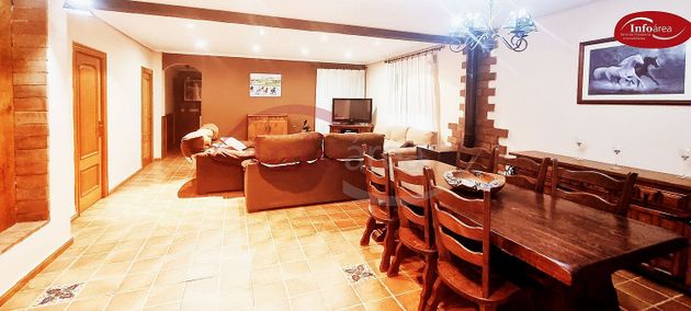 Foto 1 de Chalet en venta en San Antonio de Benagéber de 3 habitaciones con terraza y piscina