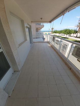 Foto 1 de Venta de piso en calle Corts Valencianes de 3 habitaciones con terraza y piscina