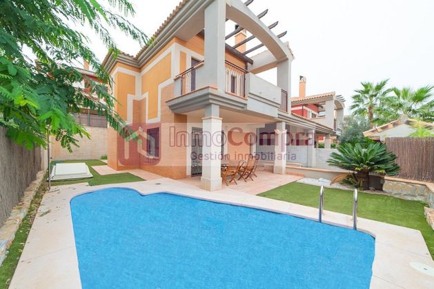 Foto 1 de Casa en venta en Guadalupe de 4 habitaciones con terraza y piscina