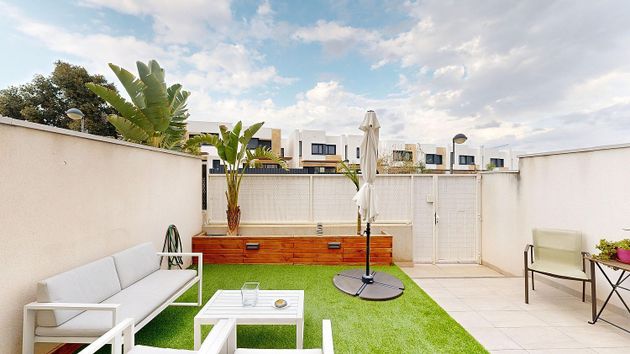 Foto 1 de Casa adossada en venda a avenida Futbolista Antonio Ruiz Cervilla de 3 habitacions amb terrassa i jardí