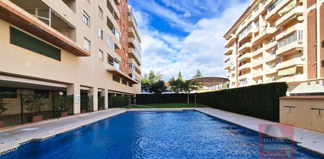 Foto 2 de Pis en venda a Centro Ciudad de 2 habitacions amb terrassa i piscina