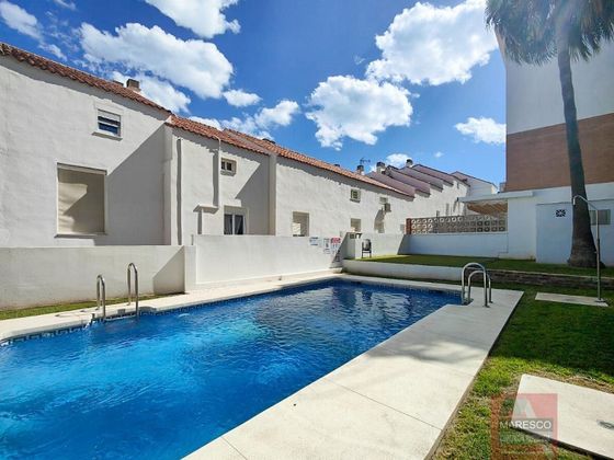 Foto 2 de Dúplex en lloguer a Montemar de 3 habitacions amb terrassa i piscina