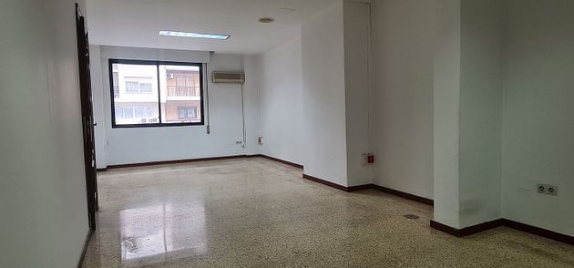 Foto 1 de Oficina en venda a avenida De la República Argentina amb ascensor