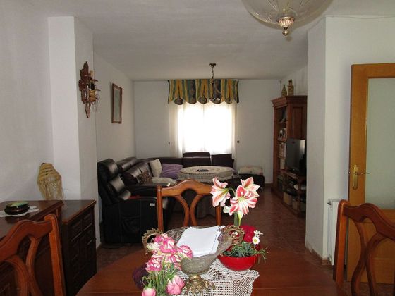 Foto 2 de Casa adosada en venta en Jumilla de 5 habitaciones con terraza y calefacción