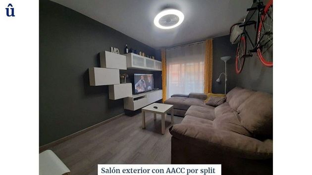 Foto 1 de Piso en venta en Els Orriols de 3 habitaciones con balcón