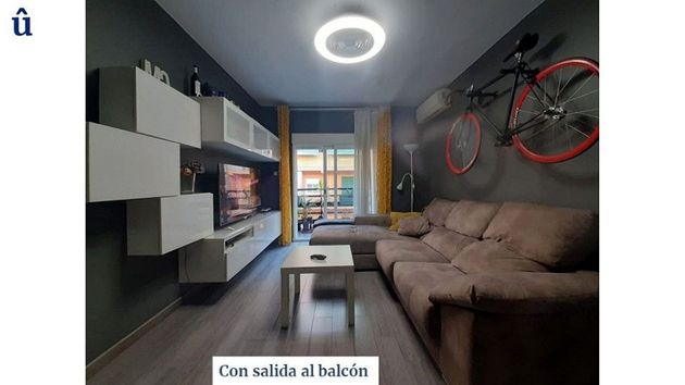 Foto 2 de Piso en venta en Els Orriols de 3 habitaciones con balcón