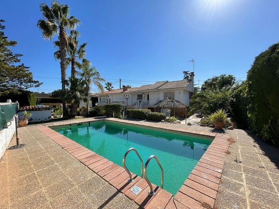 Foto 1 de Xalet en venda a calle Els Rosers de 5 habitacions amb terrassa i piscina