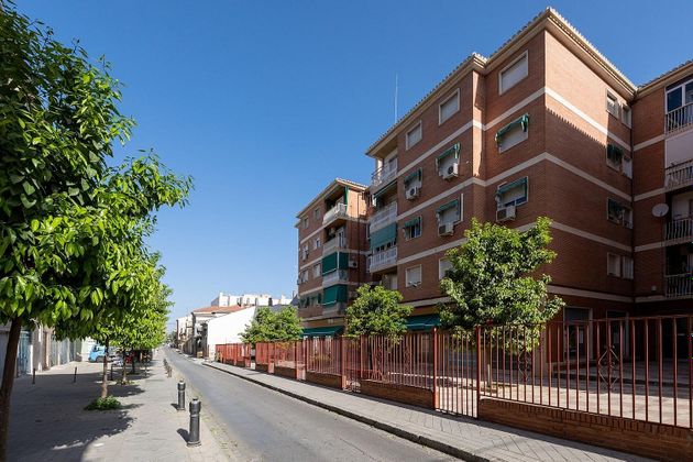 Foto 2 de Pis en venda a calle Monachil de 3 habitacions amb terrassa i garatge