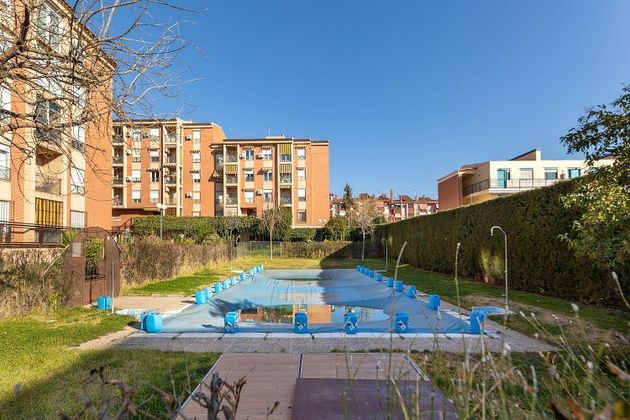 Foto 1 de Pis en venda a calle De Alfacar de 2 habitacions amb terrassa i piscina