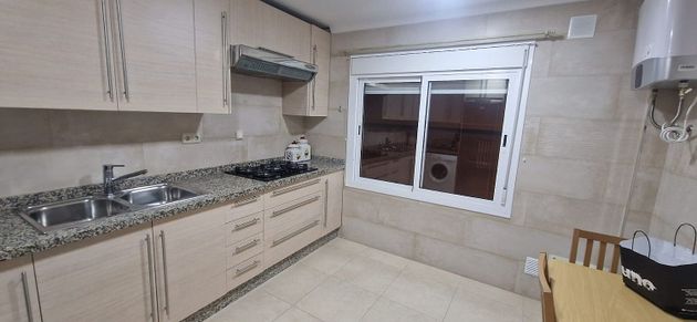 Foto 1 de Casa en venda a calle Falangista Pedro Avellaneda de 4 habitacions amb terrassa