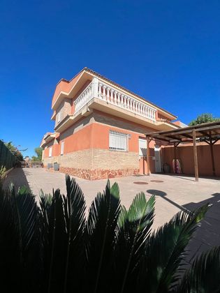 Foto 1 de Venta de casa en Monserrat de 4 habitaciones con terraza y piscina