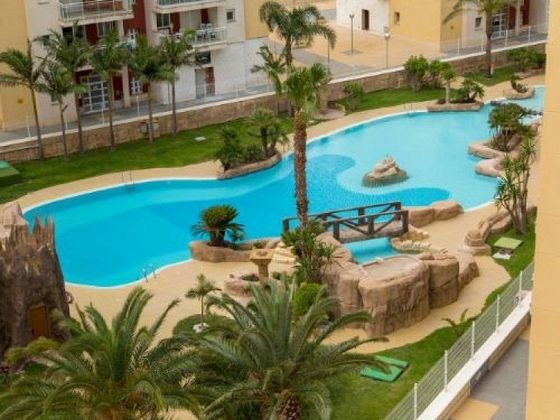 Foto 2 de Pis en venda a Playa del Esparto-Veneziola de 4 habitacions amb terrassa i piscina