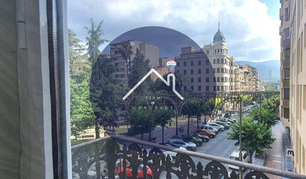 Foto 1 de Pis en venda a avenida País Valencià de 5 habitacions amb garatge i balcó
