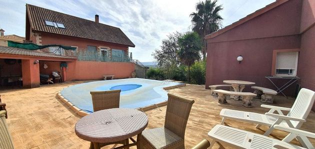 Foto 2 de Xalet en venda a calle Maria Verdú de 6 habitacions amb terrassa i piscina