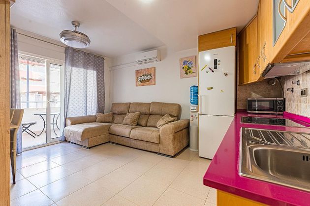 Foto 1 de Piso en venta en avenida Tierno Galván de 2 habitaciones con terraza y piscina
