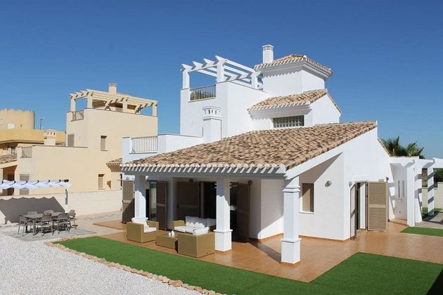 Foto 1 de Chalet en venta en Playa del Esparto-Veneziola de 4 habitaciones con terraza y jardín