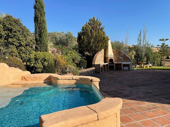 Foto 2 de Alquiler de chalet en Álora de 5 habitaciones con terraza y piscina