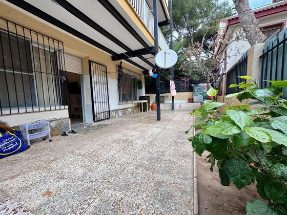 Foto 1 de Casa en venda a calle Burgos de 3 habitacions amb jardí