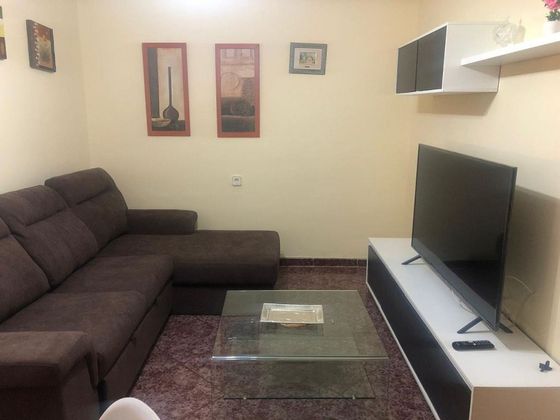 Foto 1 de Piso en alquiler en Melilla de 2 habitaciones con muebles