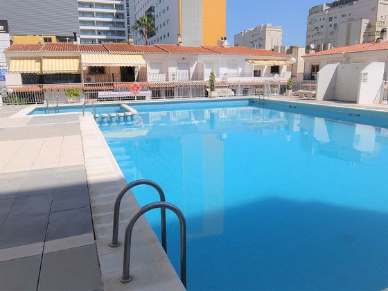 Foto 2 de Piso en alquiler en Playa de Gandia de 3 habitaciones con terraza y piscina
