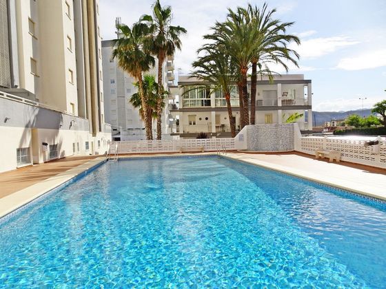 Foto 1 de Pis en lloguer a Playa de Gandia de 3 habitacions amb terrassa i piscina