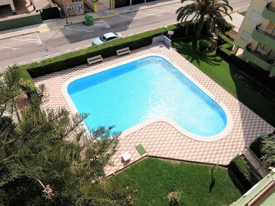 Foto 2 de Pis en lloguer a Playa de Gandia de 2 habitacions amb terrassa i piscina