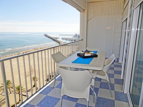 Foto 2 de Piso en alquiler en Playa de Gandia de 2 habitaciones con terraza y piscina