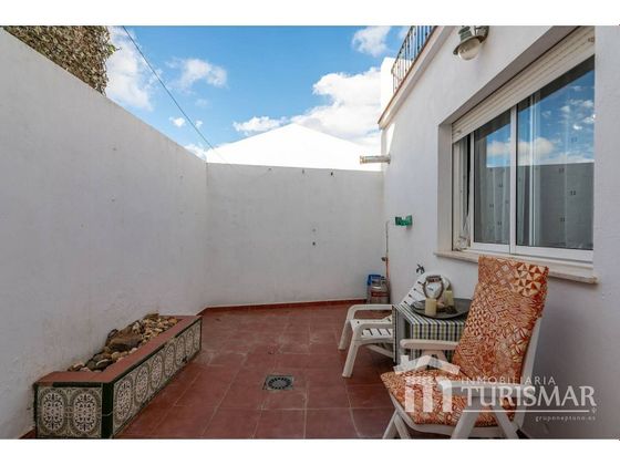 Foto 2 de Venta de casa en Villablanca de 4 habitaciones con terraza
