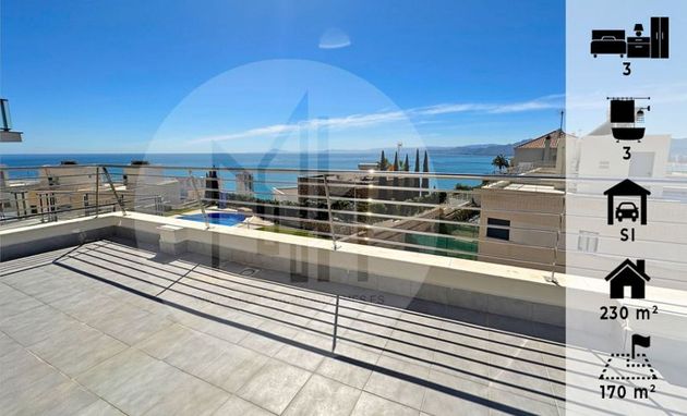 Foto 1 de Casa adossada en venda a El Faro - El Dossel de 3 habitacions amb terrassa i piscina