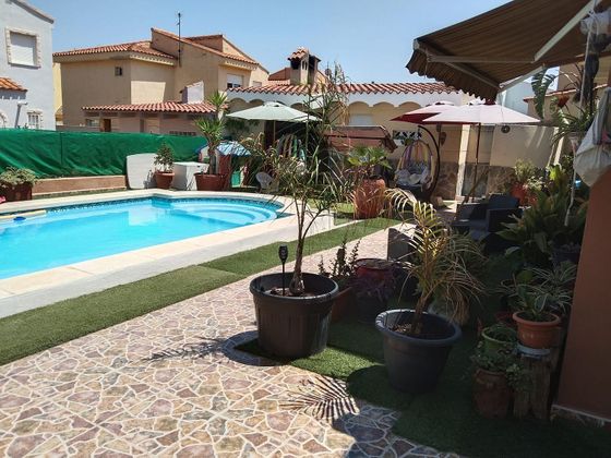 Foto 2 de Xalet en venda a calle Ruperto Chapi de 4 habitacions amb terrassa i piscina