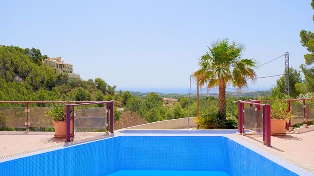 Foto 1 de Venta de chalet en Callosa d´En Sarrià de 6 habitaciones con terraza y piscina