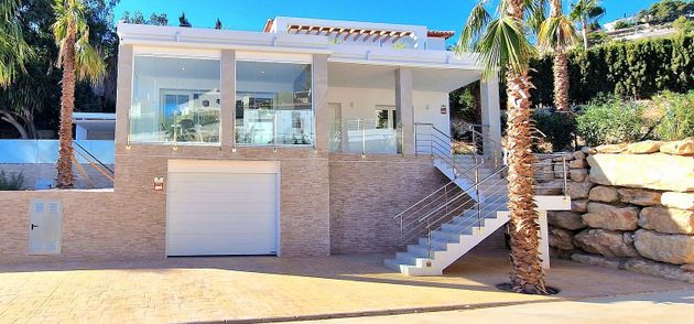 Foto 1 de Xalet en venda a Pinar del Advocat - Cometa de 3 habitacions amb terrassa i piscina