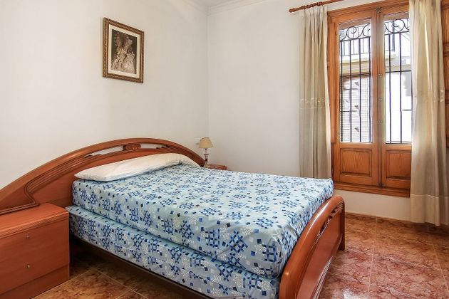 Foto 2 de Casa adossada en venda a Jalón/Xaló de 4 habitacions amb terrassa