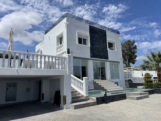 Foto 2 de Xalet en venda a Pinar del Advocat - Cometa de 5 habitacions amb terrassa i piscina
