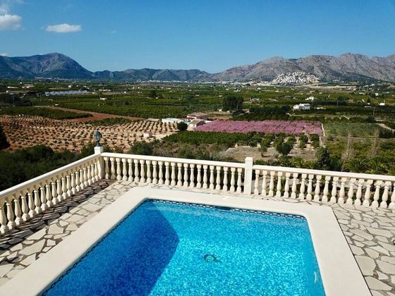 Foto 2 de Xalet en venda a Beniarbeig de 4 habitacions amb terrassa i piscina