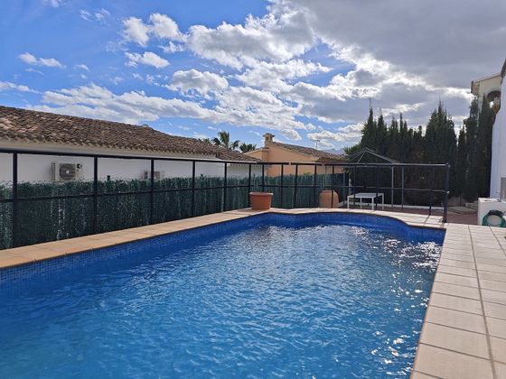 Foto 1 de Chalet en venta en Senija de 4 habitaciones con terraza y piscina