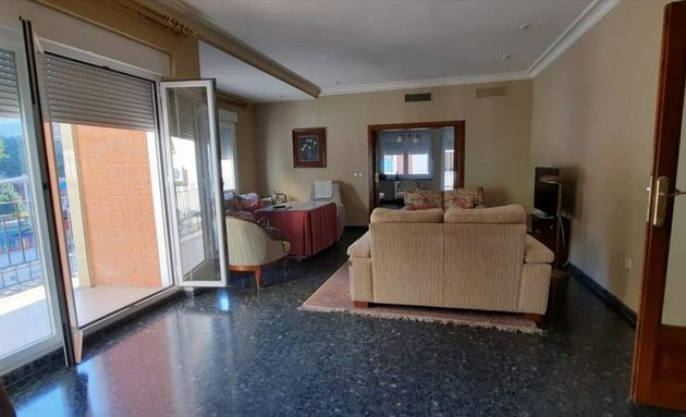 Foto 1 de Piso en venta en Santa Marina - La Paz de 6 habitaciones con terraza y garaje