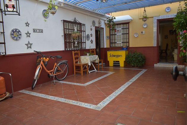 Foto 1 de Casa adossada en venda a Benacazón de 4 habitacions amb terrassa i aire acondicionat