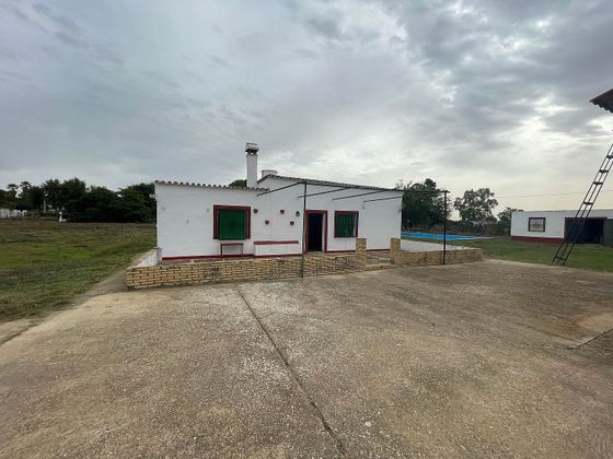 Foto 1 de Casa rural en venda a Villanueva del Ariscal de 4 habitacions amb piscina i jardí