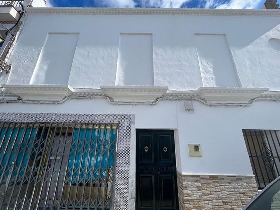 Foto 1 de Xalet en venda a Sanlúcar la Mayor de 4 habitacions amb terrassa